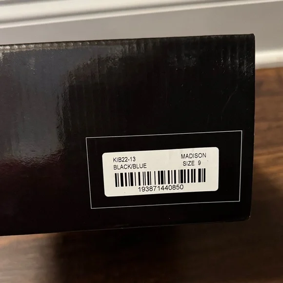 New York & Company Black and Blue Patterned Heels - Picture 7 of 9